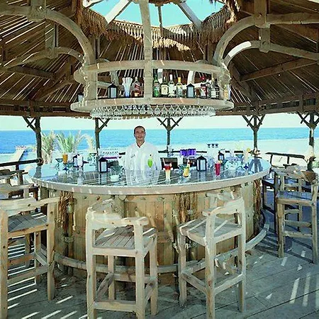 Parrotel Beach Resort 
