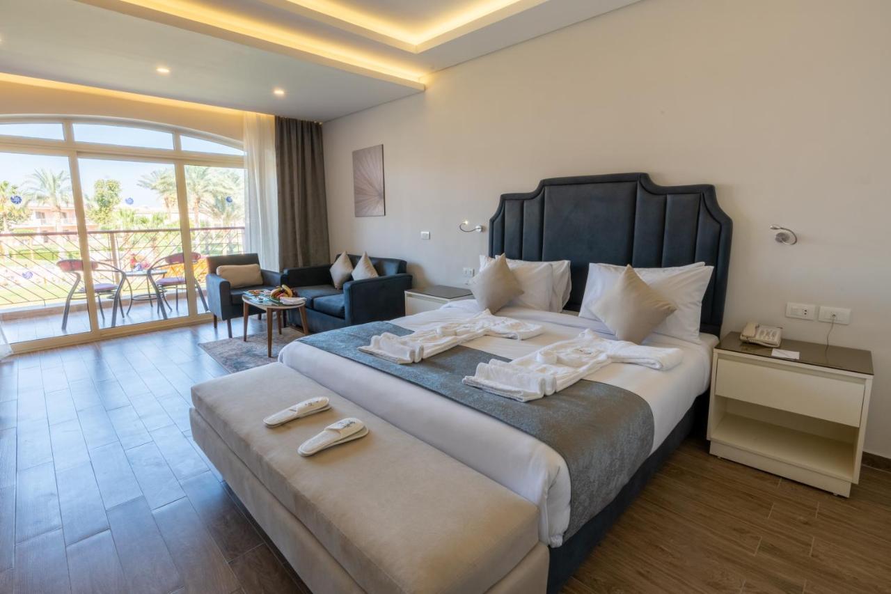 אתר נופש Parrotel